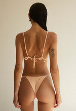 Load image into Gallery viewer, Maxi Nervura Triangle Bikini Top - Peach