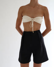 Load image into Gallery viewer, Pleated Bermuda Shorts Bottom - Black Linen