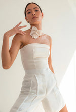 Load image into Gallery viewer, Waistband Detail  Bermuda Shorts Bottom - Off-White Linen