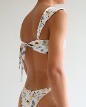 Load image into Gallery viewer, Triangle With Fixed Strap Bikini Bottom - White Floral