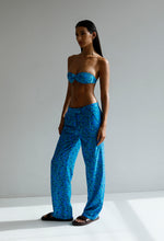 Load image into Gallery viewer, Low Rise Pants - Blue Petals