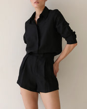 Load image into Gallery viewer, Short Bottom Pleats Detail Waistband Tailoring - Black Linen