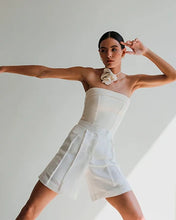 Load image into Gallery viewer, Waistband Detail  Bermuda Shorts Bottom - Off-White Linen