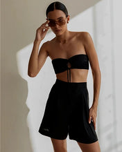 Load image into Gallery viewer, Waistband Detail  Bermuda Shorts Bottom - Black Linen