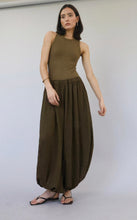 Load image into Gallery viewer, Pleated Alandin Pants Bottom  - Greenish Brown