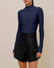 Load image into Gallery viewer, High Waist Ruched Tailoring Short Bottom - Black Linen